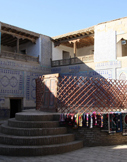Tash Khovli Palace