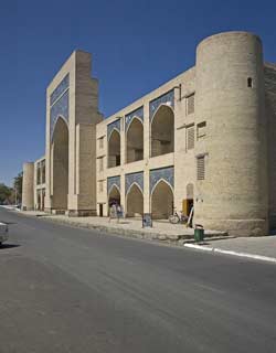 Visit The Kukeldash Madrasah And The Dzuma Mosque