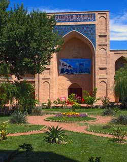 Visit The Kukeldash Madrasah And The Dzuma Mosque