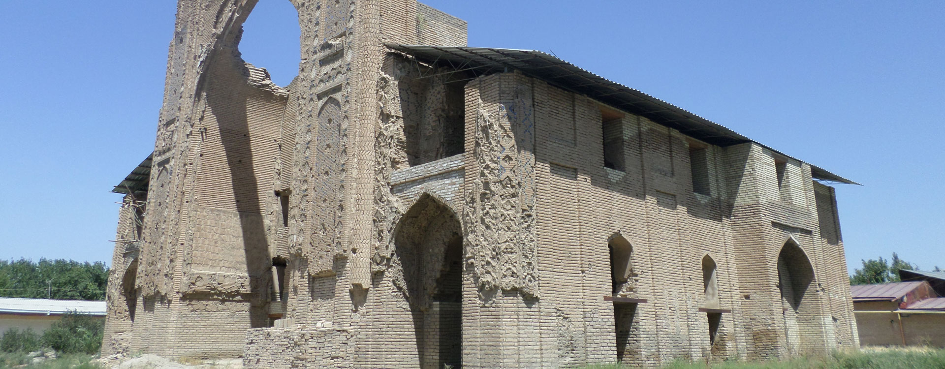 Ishrat-Hona Mausoleum
