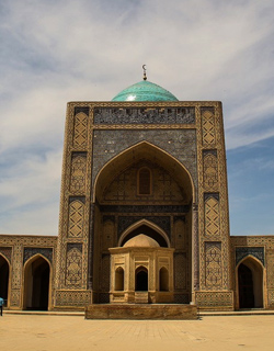 Abdulaziz Khan Madrasah