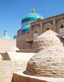 Pahlavan Mahmud Mausoleum