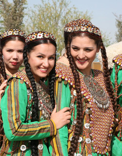 Turkmenistan Wear