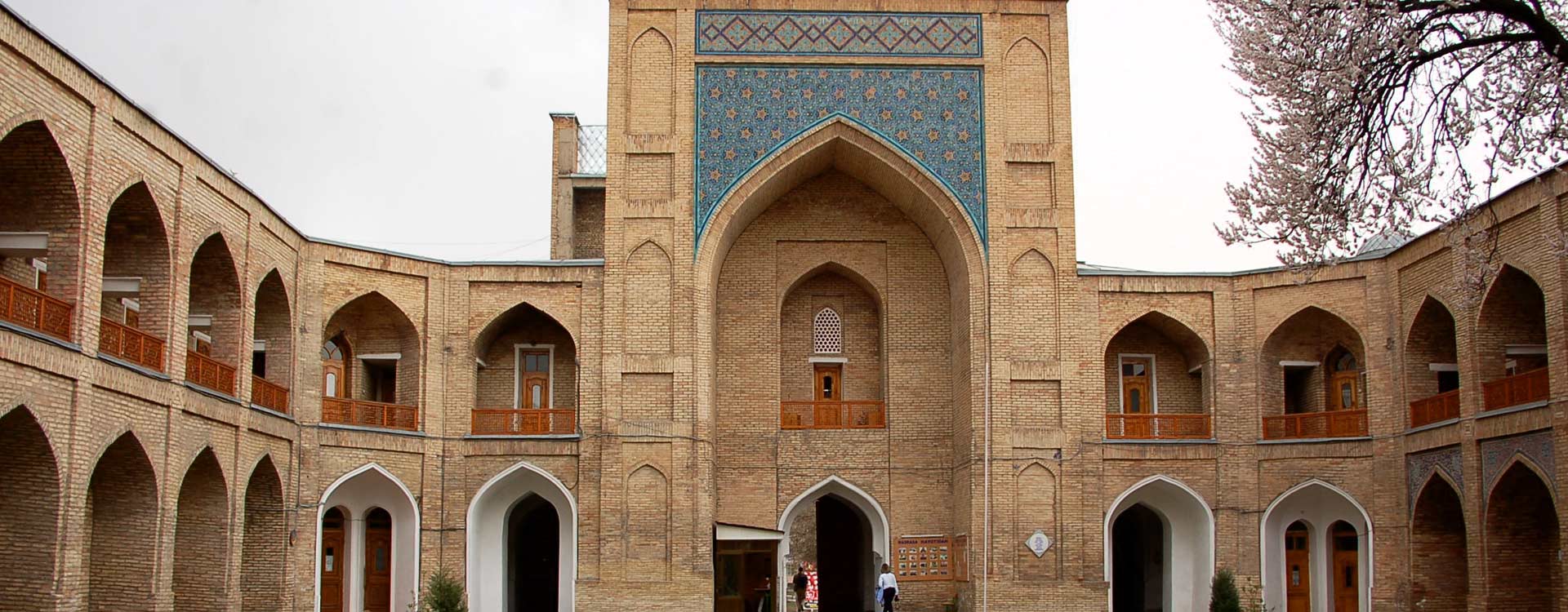 Visit The Kukeldash Madrasah And The Dzuma Mosque